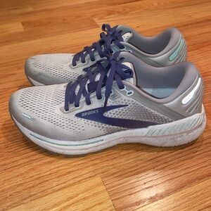 Brooks Adrenaline GTS 22 Running Shoes